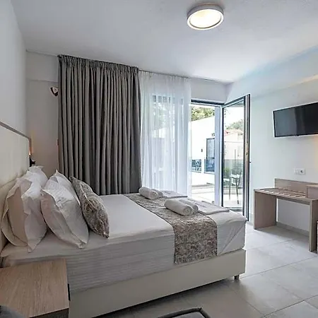 Avaton Luxury And Access The Enigma - Adults Only & Kids 14 Plus- מלון 4*
