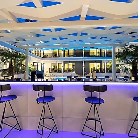 Avaton Luxury And Access The Enigma - Adults Only & Kids 14 Plus- מלון